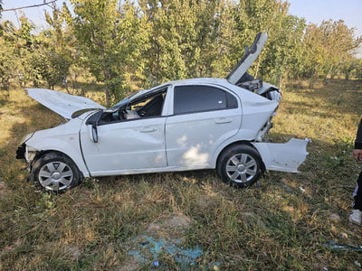 Зангиотада Nexia-3 пастликка тушиб кетди