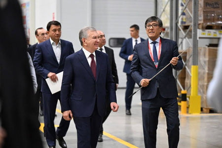 Shavkat Mirziyoyev “Anglesey Food” mahsulotlarni saqlash va taqsimlash markazi faoliyati bilan tanishdi