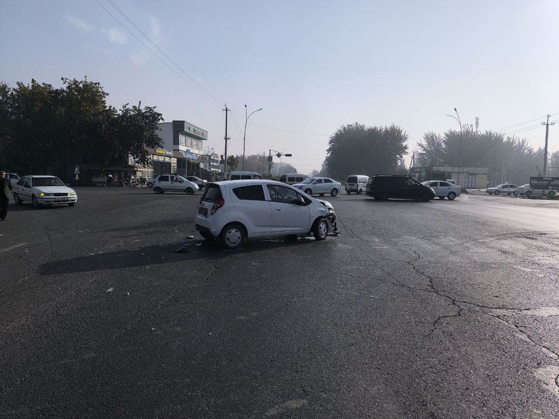 Farg'onada “Lacetti” haydovchisi velosipedchini urib yubordi