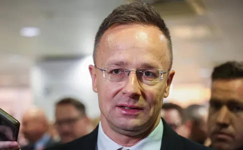 “Венгрия Путинни Халқаро жиноий суд ордери асосида ҳибсга олмайди” — Сиярто