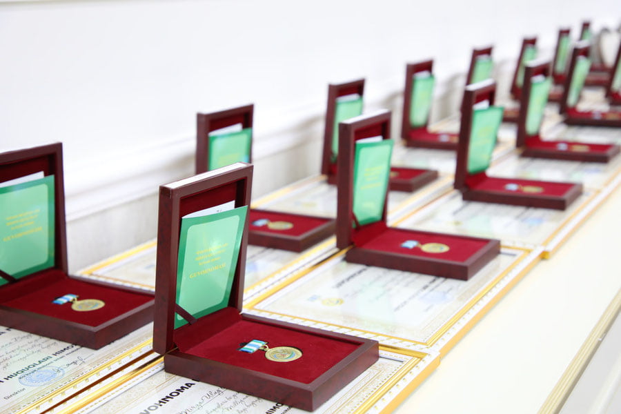 “Инсон ҳуқуқлари ҳимояси учун” кўкрак нишони тантанали равишда топширилди