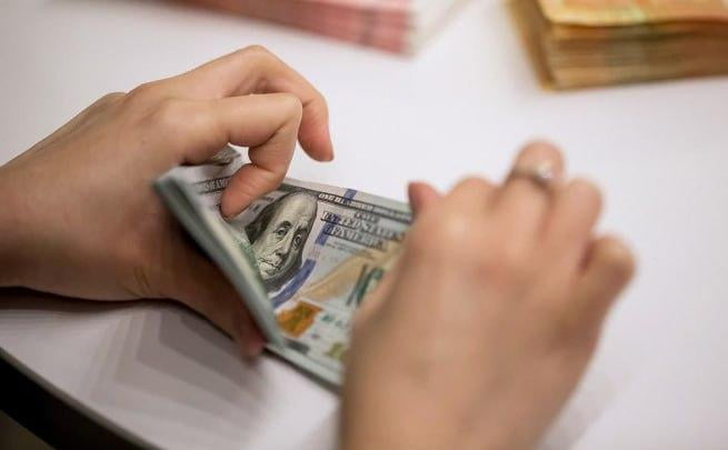 Ўзбекистонда долларлашув пасаймоқда