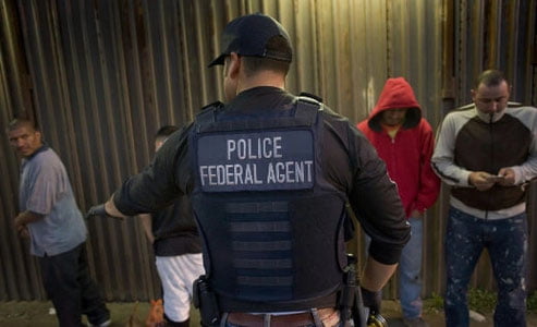 АҚШ 2025 йил бошидан буён 2,5 миллиондан ортиқ хорижликни депортация қилди