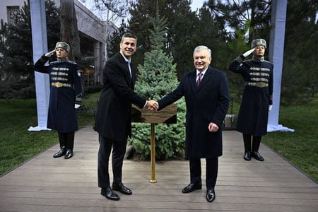 Ўзбекистон ва Парагвай Президентлари биргаликда дарахт экишди