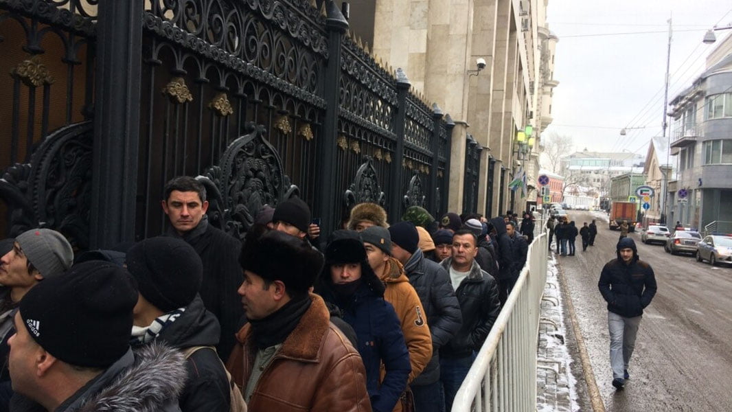 Россияда қийин аҳволда қолган ўзбекистонликлар 30 кунгача бепул турар жой билан таъминланади