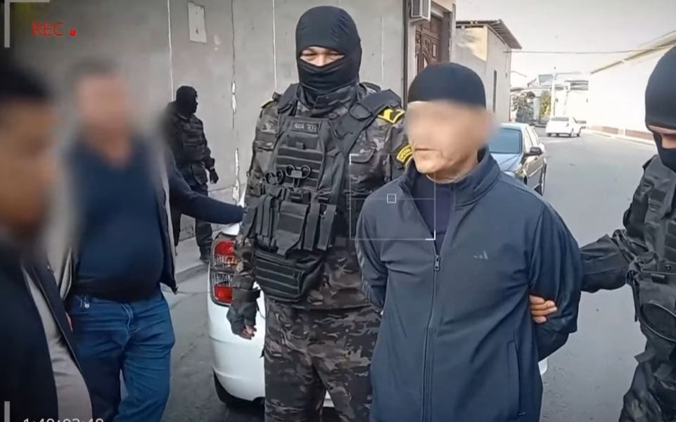 Андижонда наркотик моддалар савдоси билан шуғулланувчи “чоллар” қўлга олинди