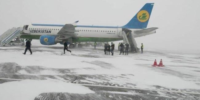 Қорли об-ҳаво сабаб Тошкент халқаро аэропортида айрим рейслар вақти ўзгариши мумкин