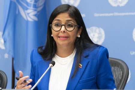 Венесуэла Олий суди мамлакат вице-президентини вақтинчалик президент этиб тайинлади