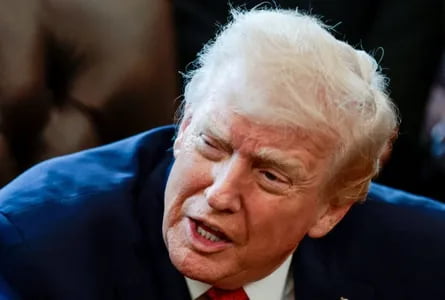 АҚШ Эронга қарши энг хавфли ҳарбий сценарийларни кўриб чиқмоқда — NYT