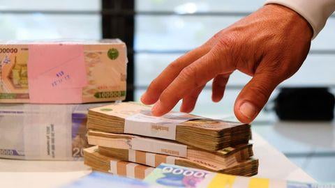 Бугундан банклар ва истеъмолчилар ўртасида янги қоидалар кучга кирди