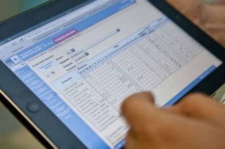 Ўзбекистондаги мактабларда қоғоз кундалик ва журналлар жорий этилиши рад этилди