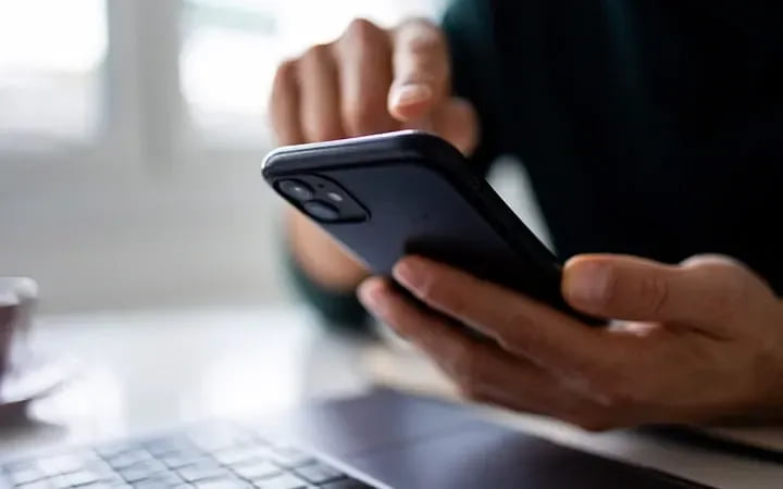 Ўзбекистонда вазирлик раҳбарлари номидан очилган сохта аккаунтлар ҳақида огоҳлантириш берилди